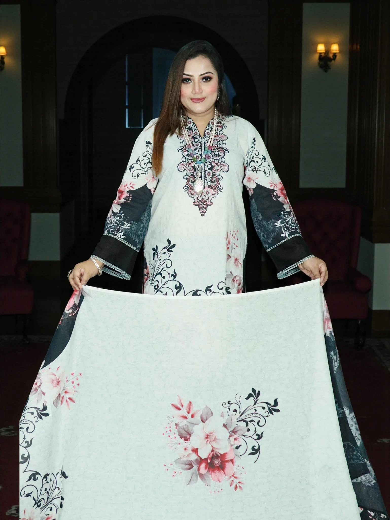 SWISS PURE COTTON LAWN 42 WHITE & BLACK ELEGENT (4)